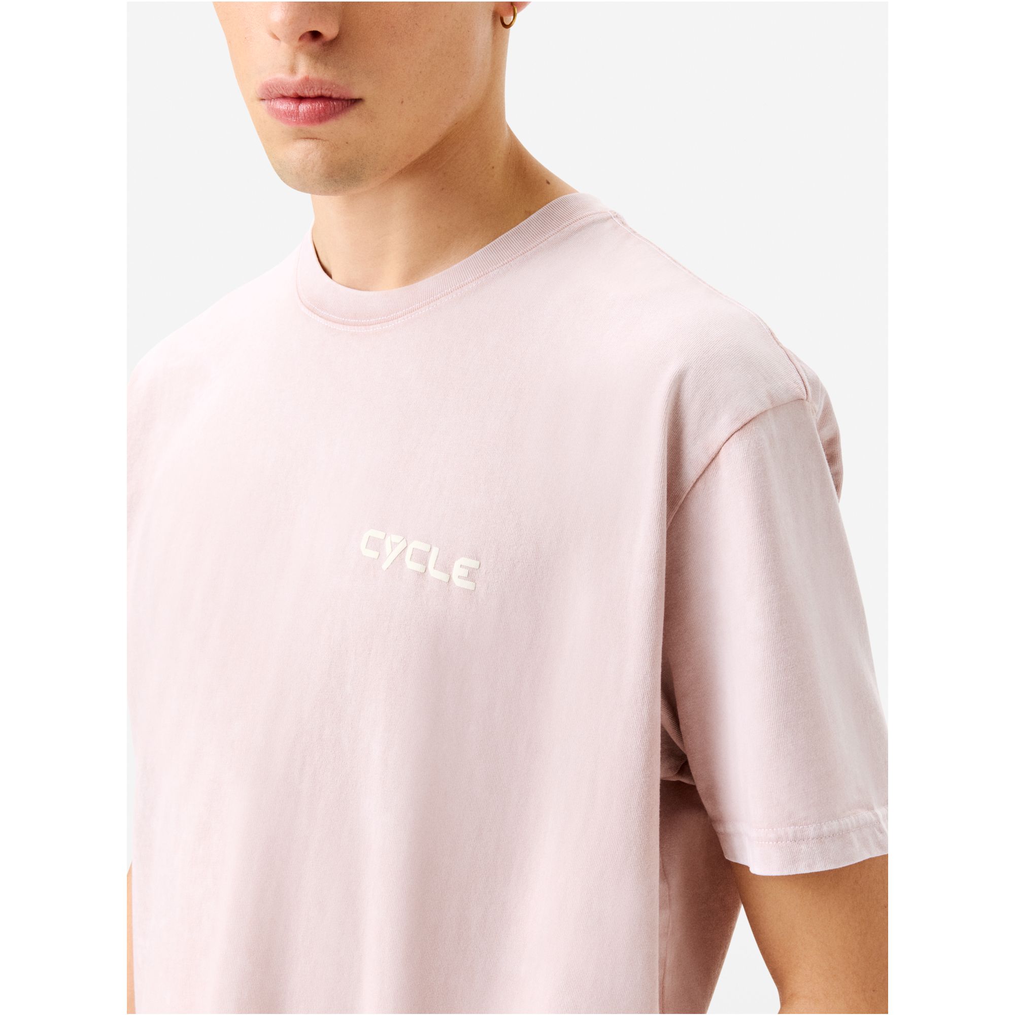 Over T-shirt with logo on the chest