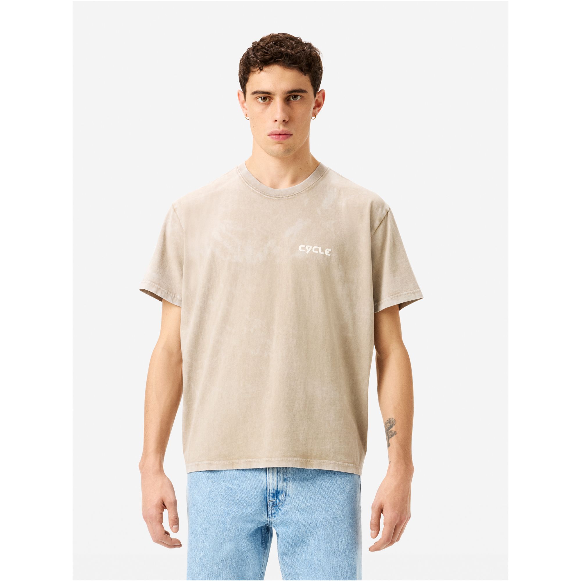 Over T-shirt with logo on the chest