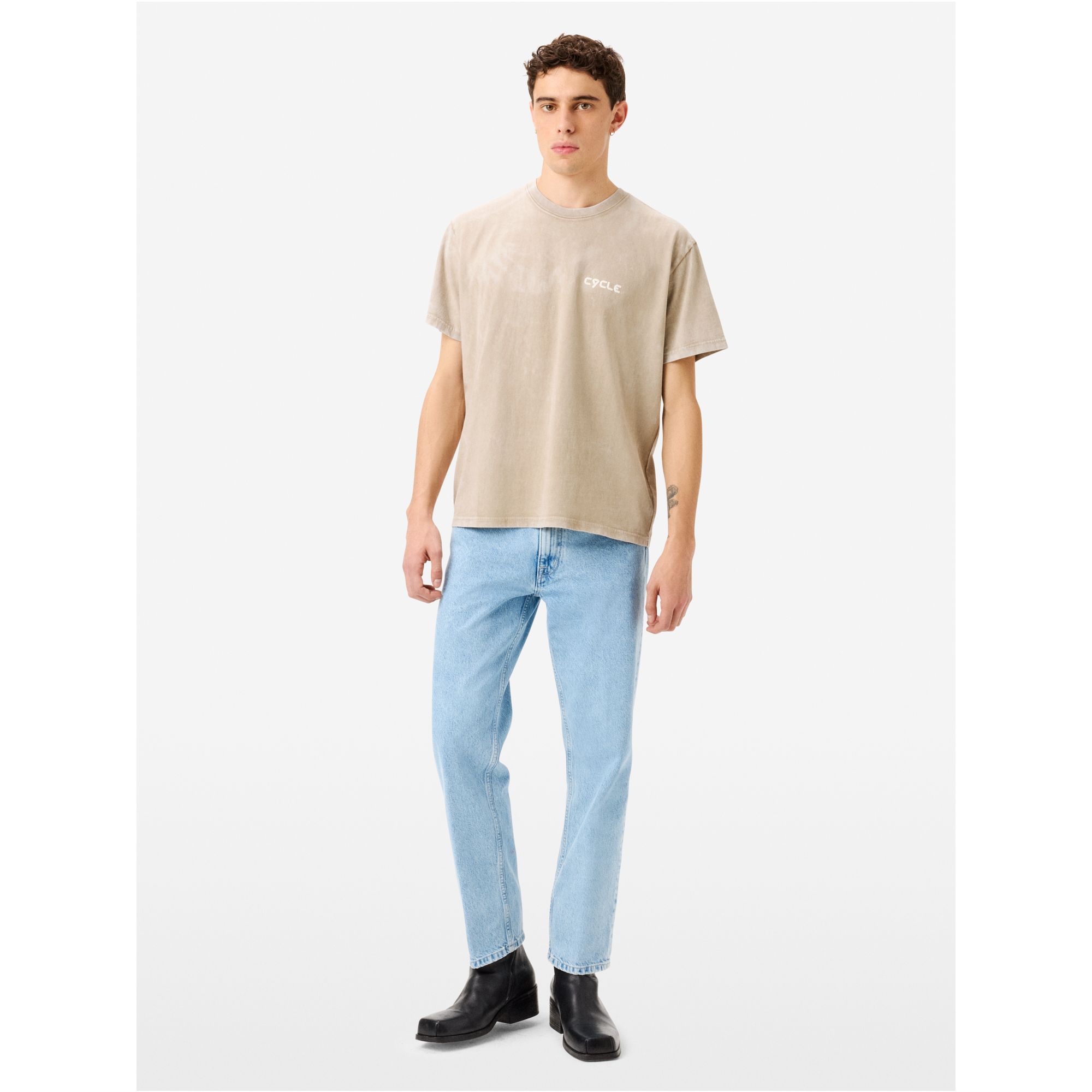 Over T-shirt with logo on the chest