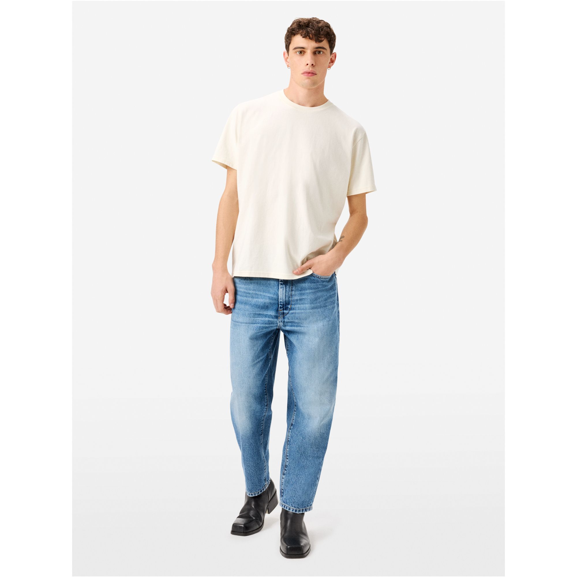 Over T-shirt with logo on the back