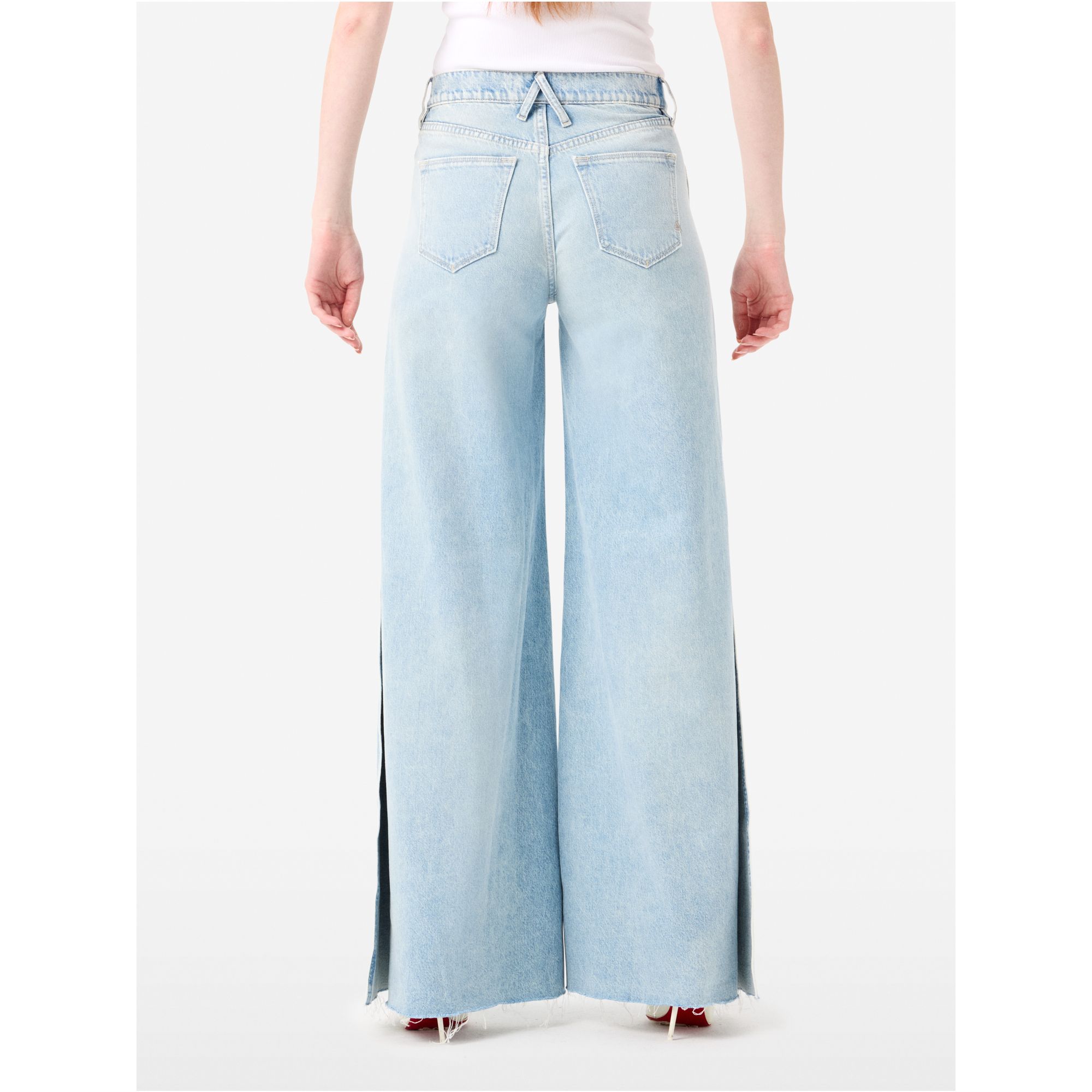 Flared Asia jeans with slits