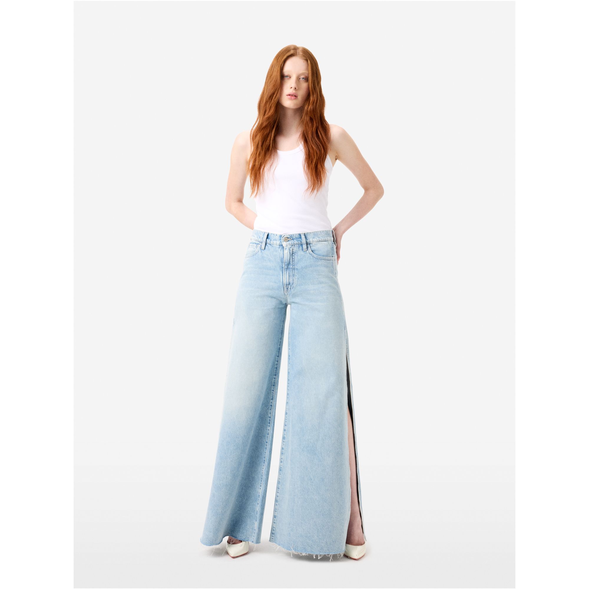 Flared Asia jeans with slits