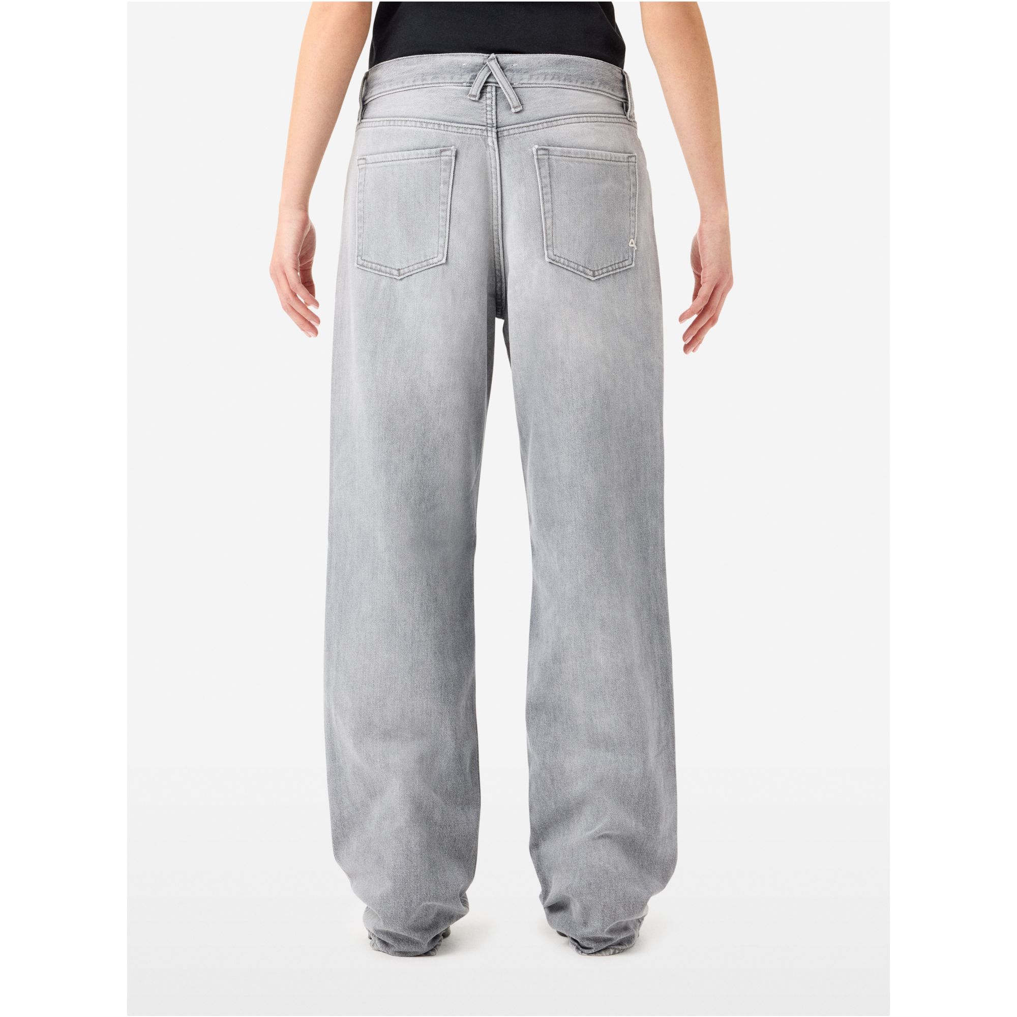 Mila low rise '90s fit ice bleach