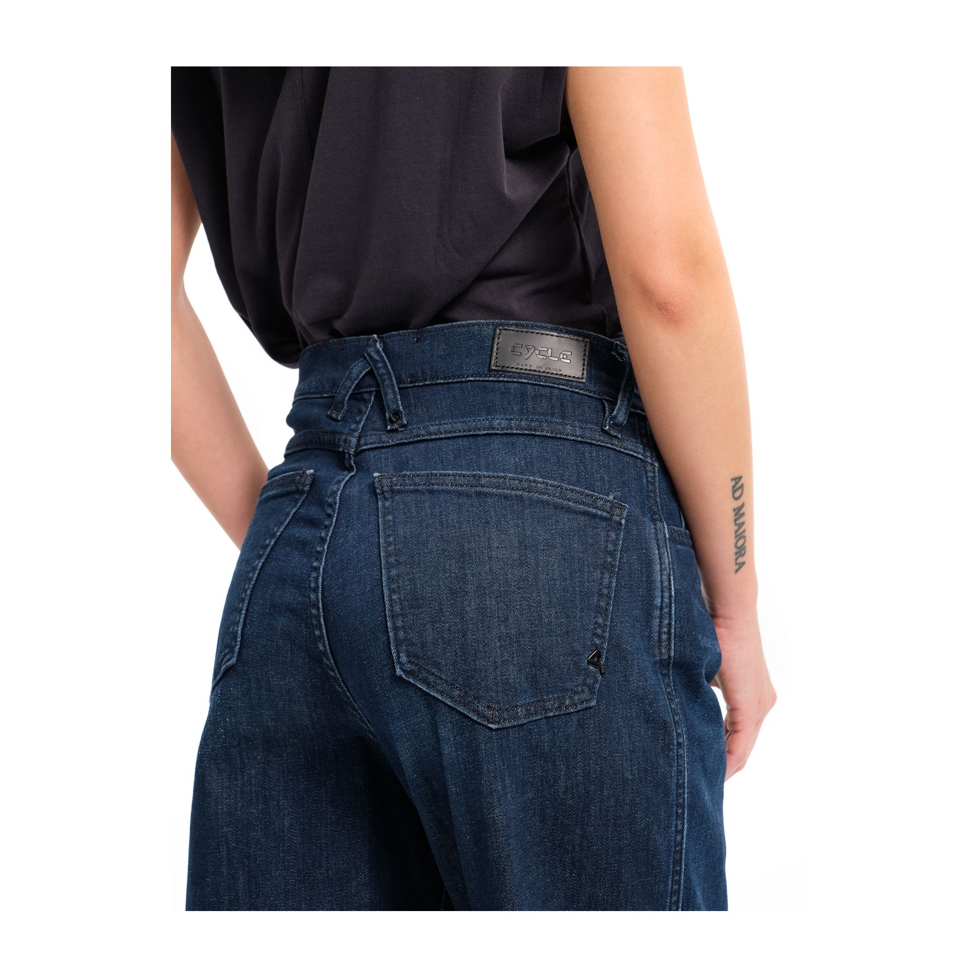 LOLA SUPER HIGH WAIST CARROT CROPPED STONE BRUSHED