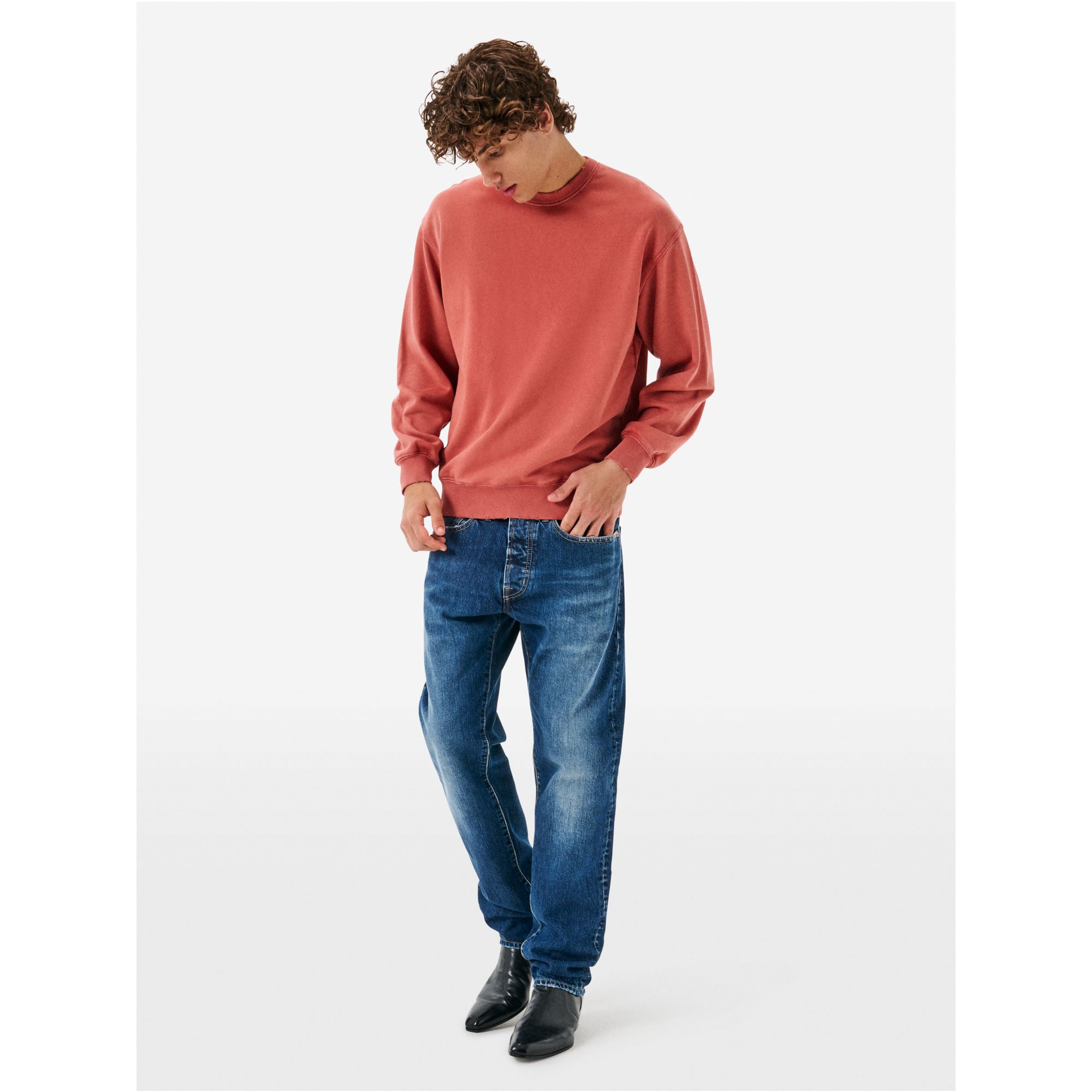Ethan round neck cott. fl. resin spray garment dyed