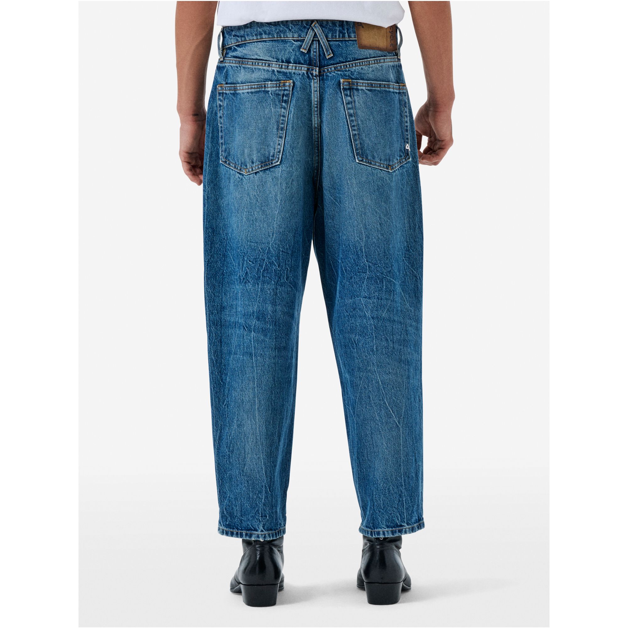 Jumbo baggy fit medium vintage with damaged edge