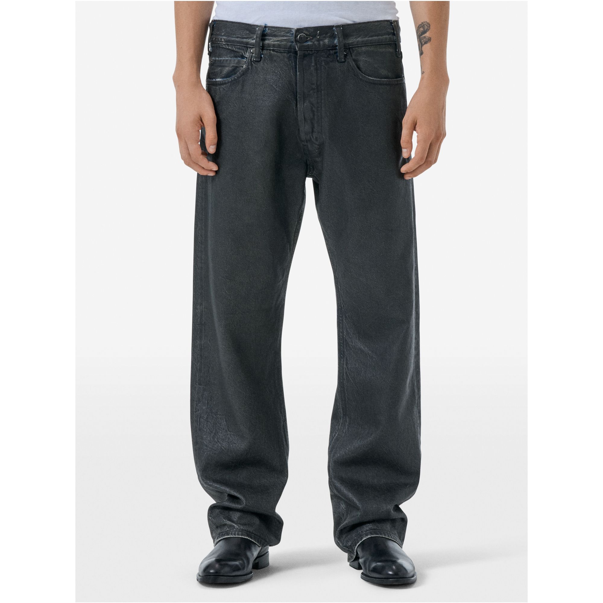 Full wide straight leg coated in a indigo blue finish