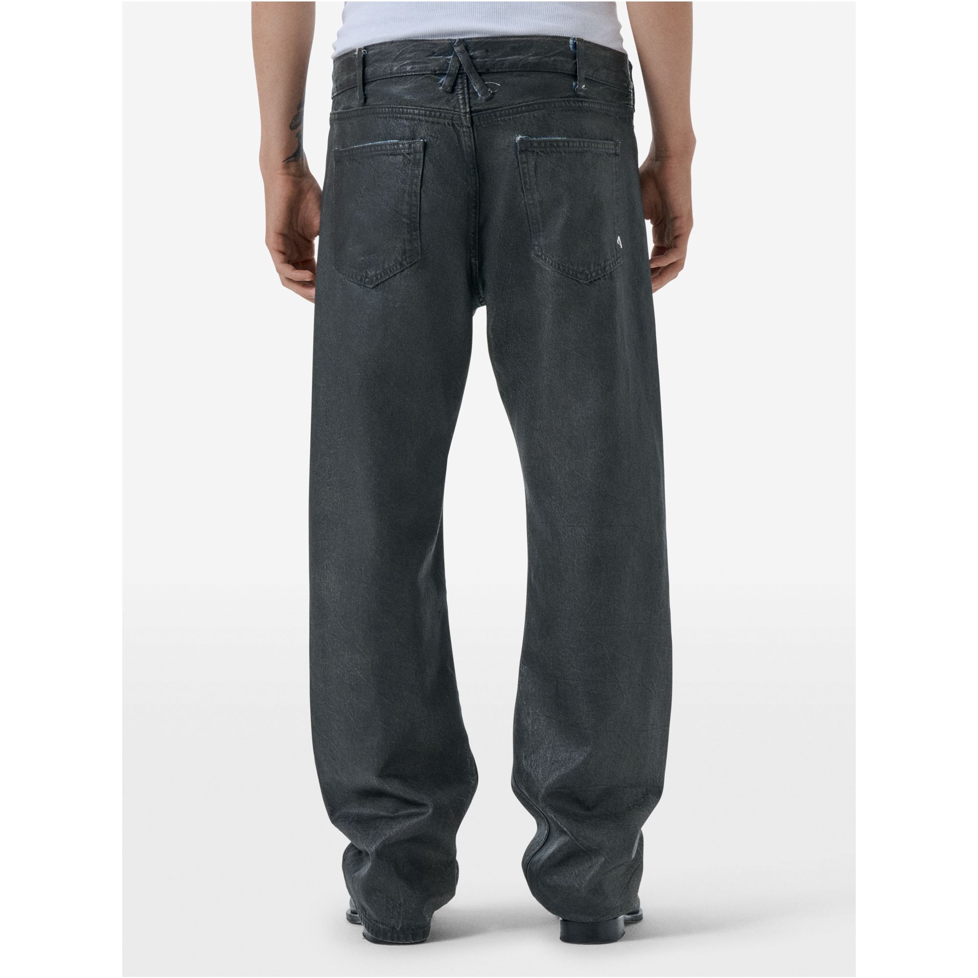 Full wide straight leg coated in a indigo blue finish