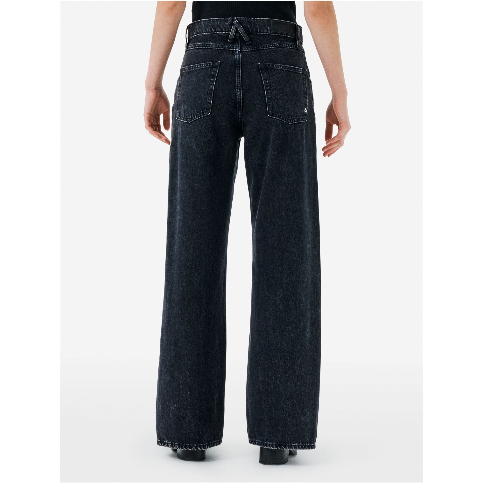 Aida low super fitted low waist volume leg eco enzyme stone wash