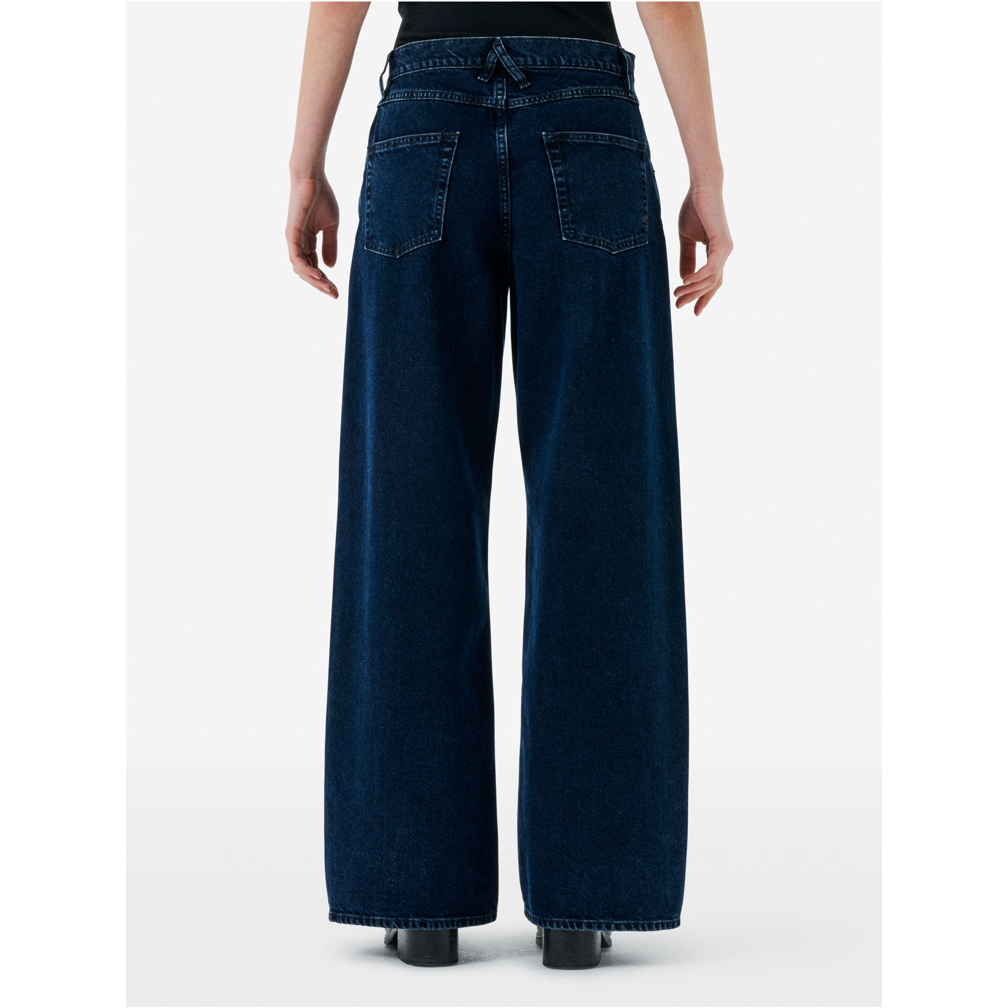 Aida low super fitted low waist volume leg eco enzyme stone wash