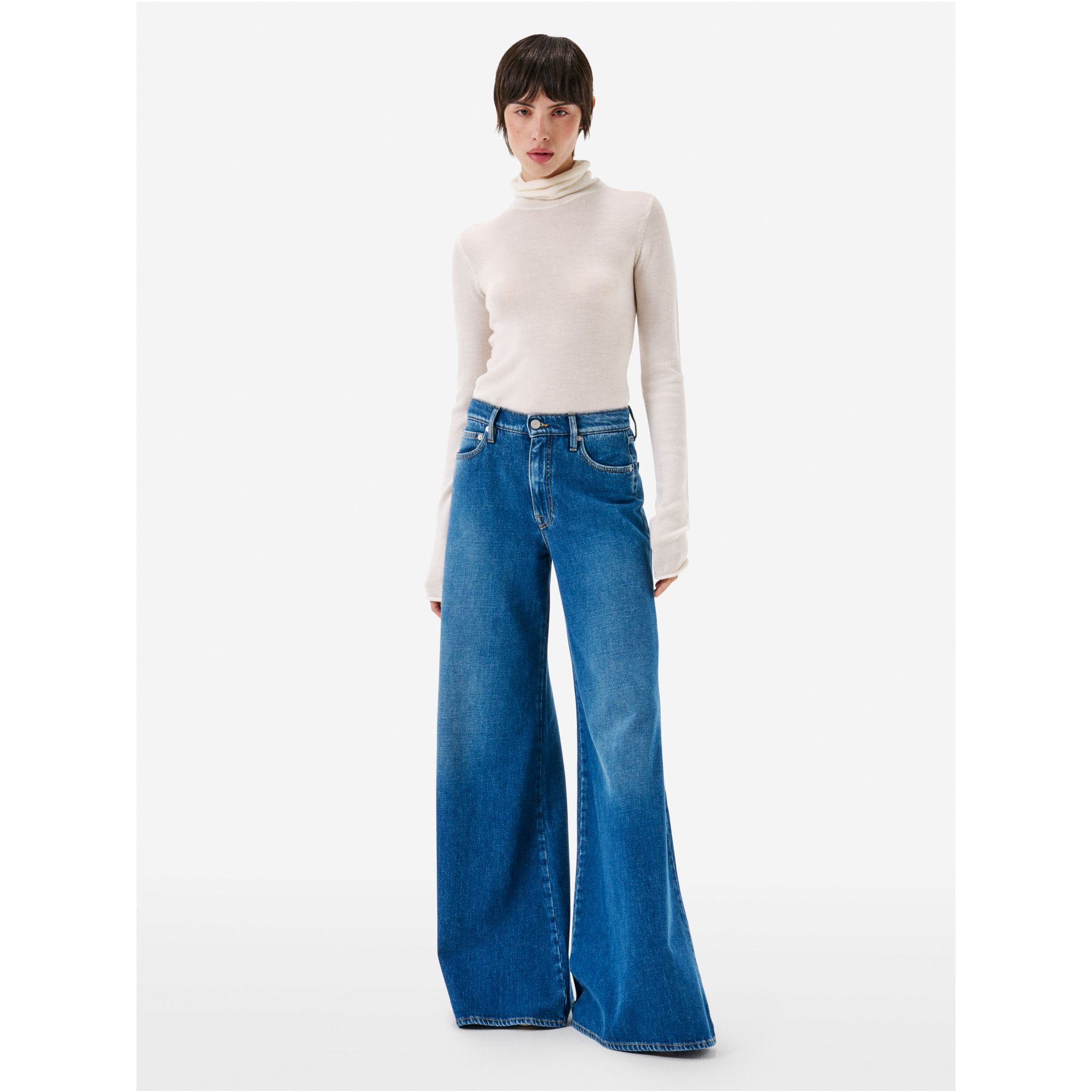 Asia mid rise wide leg flared mid tone stone wash