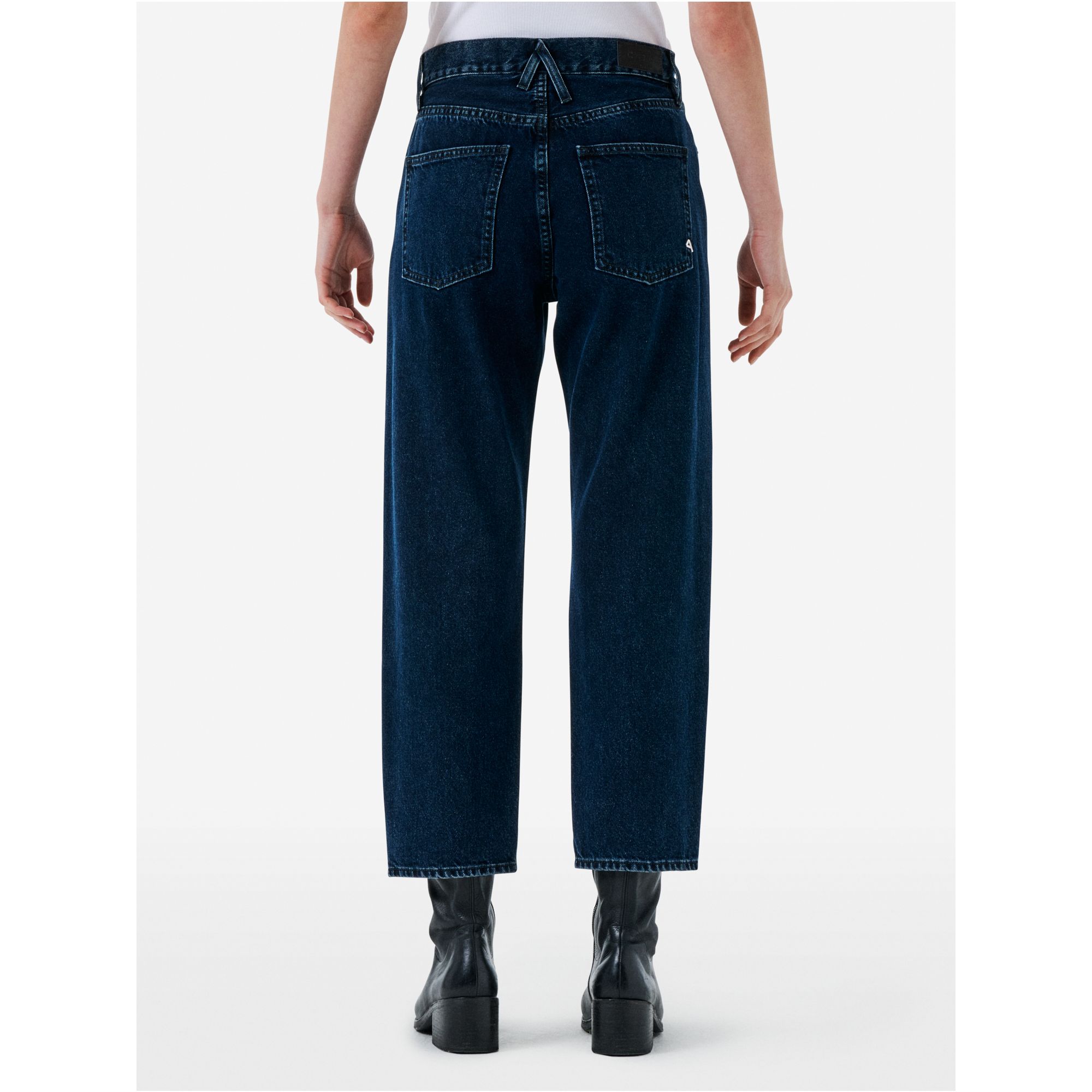 Bella '90s fit mid rise straight eco enzyme stone wash