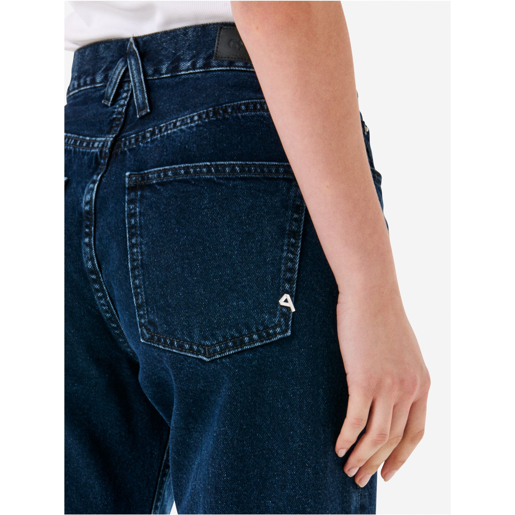 Bella '90s fit mid rise straight eco enzyme stone wash