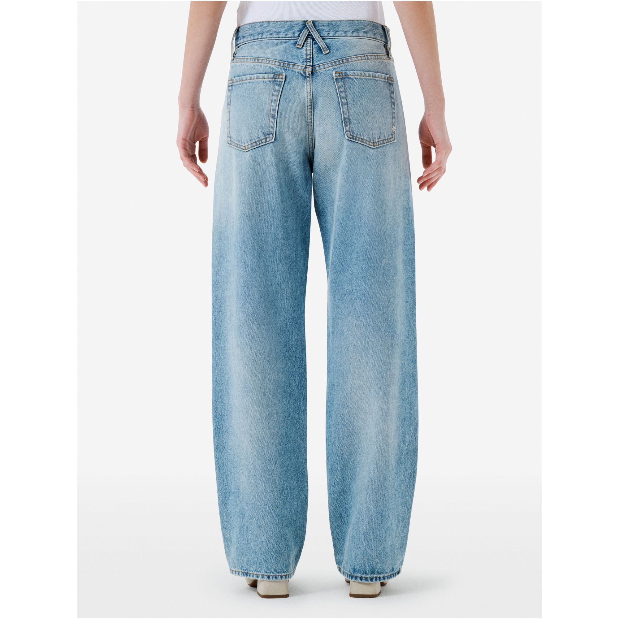 Mila low rise '90s fit light bleach broken edge