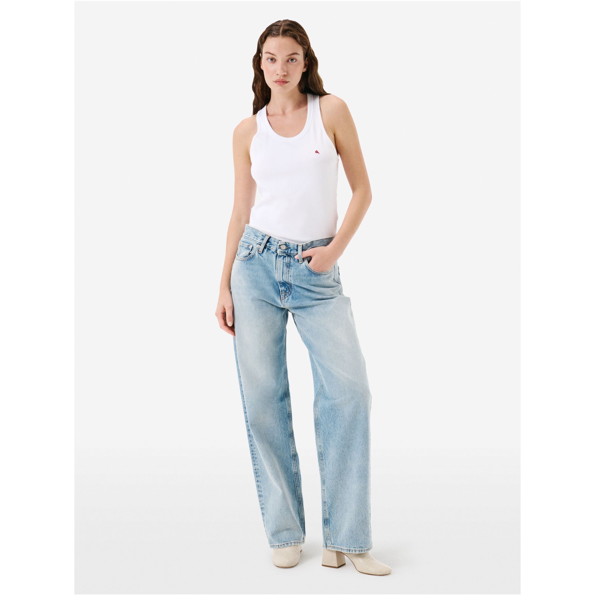 Mila low rise '90s fit light bleach broken edge