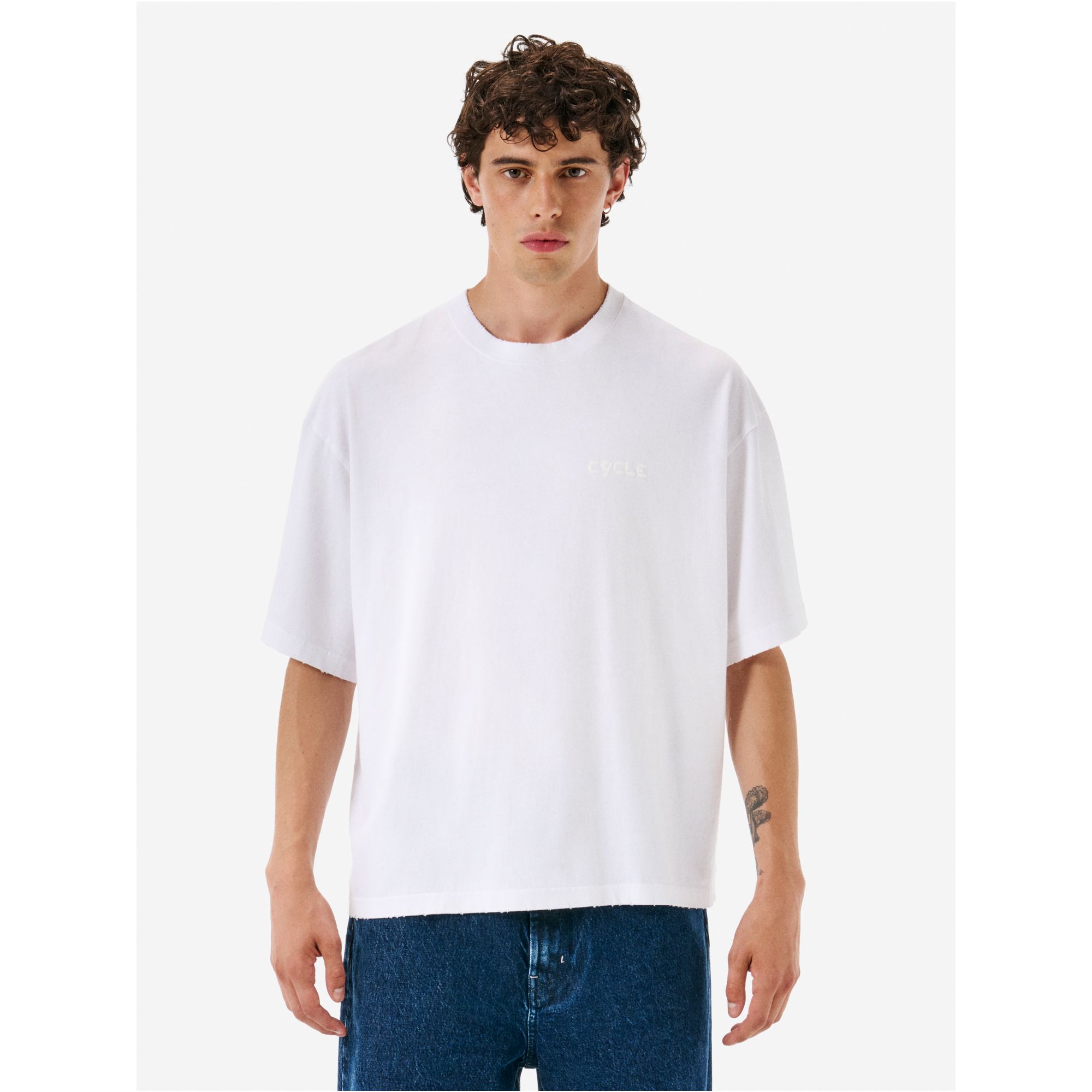 OVER PRINTED T-SHIRT WHITE DISTRESSED WASH