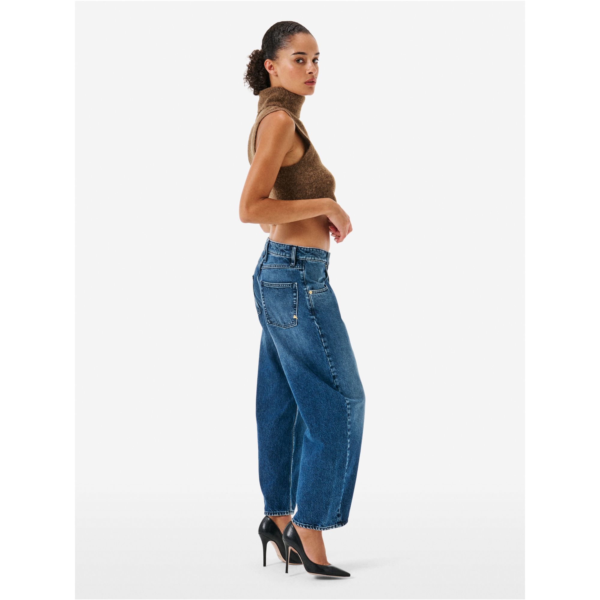 AIDA CROP SUPER FITTED LOW WAIST CROPPED CURVE LEG STONE WASH BRUSHED