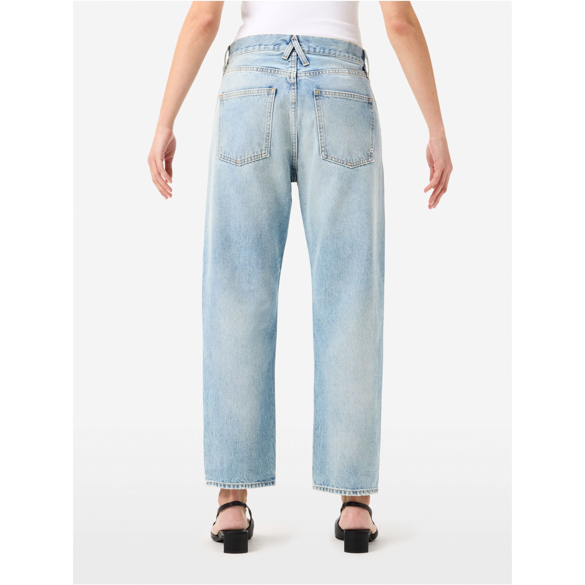 Bella mid rise mom fit cropped leg light bleach broken edge