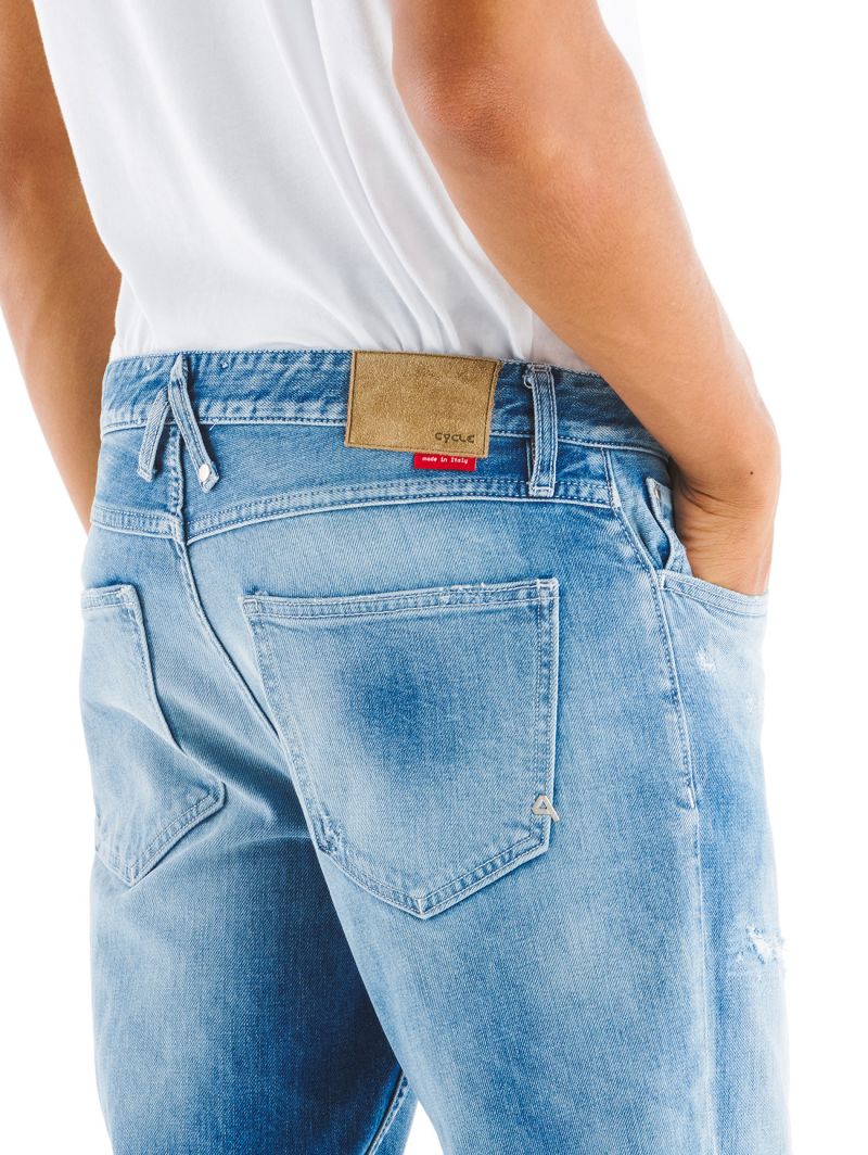 PONY CROPPED TOTAL RIPPED & MENDED LIGHT BLEACH