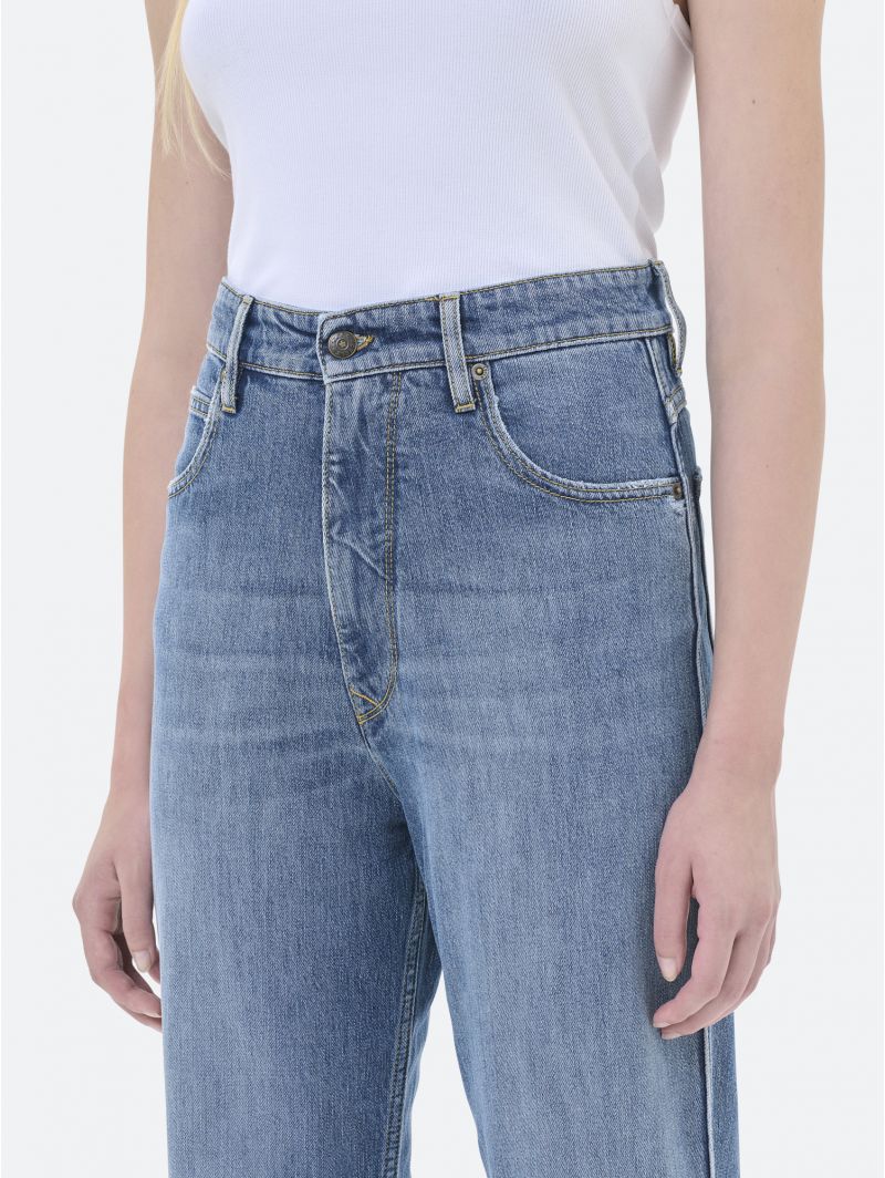 LOLA SUPER HIGH WAIST CARROT CROPPED LASER OZONE FINISH