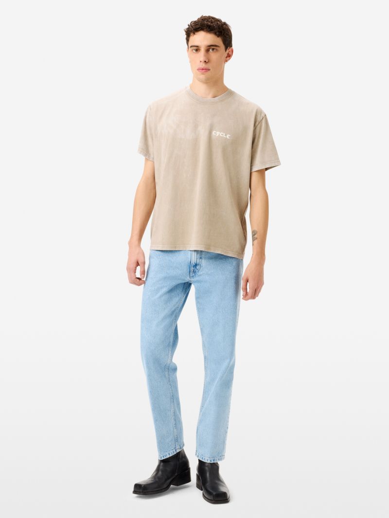 Over T-shirt with logo on the chest