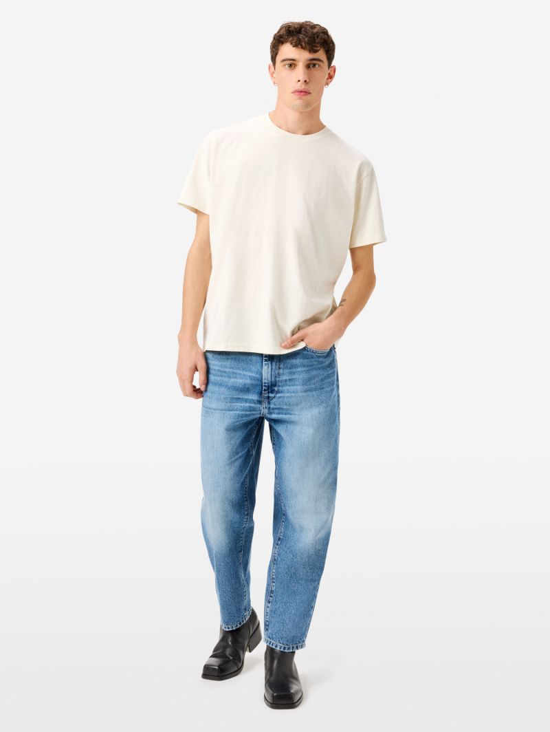 Over T-shirt with logo on the back