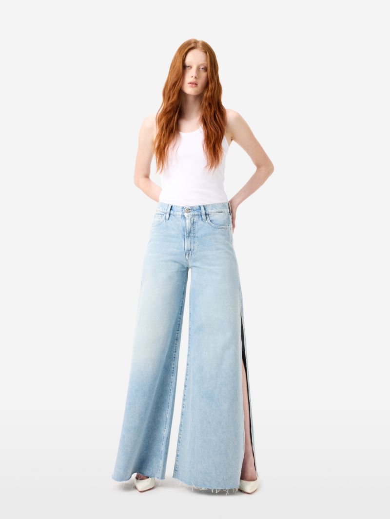 Flared Asia jeans with slits
