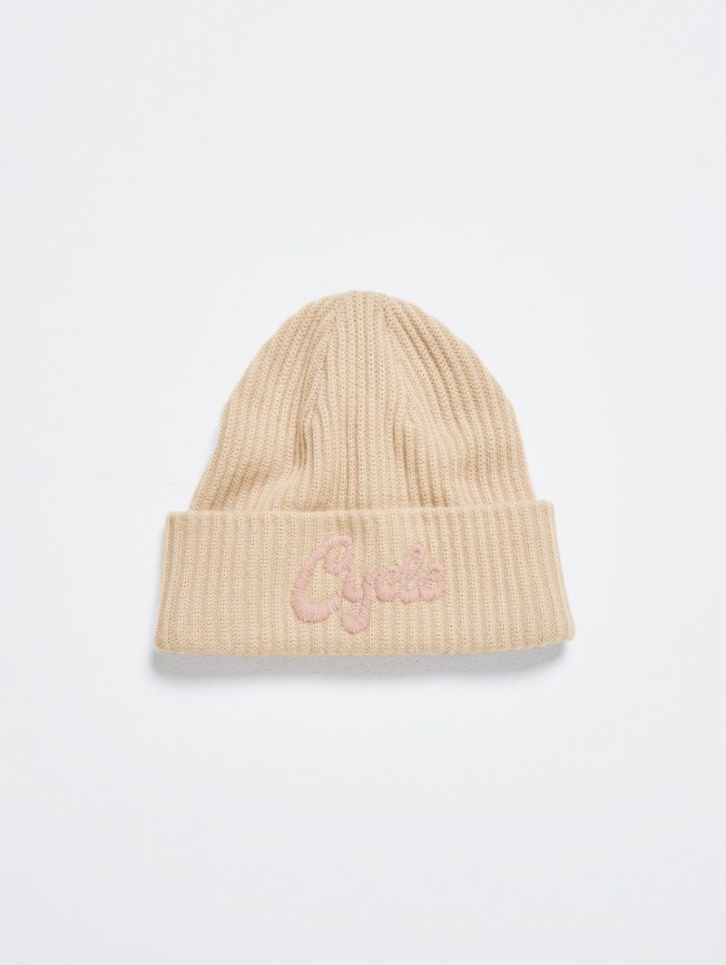 Cycle cap with embroidery