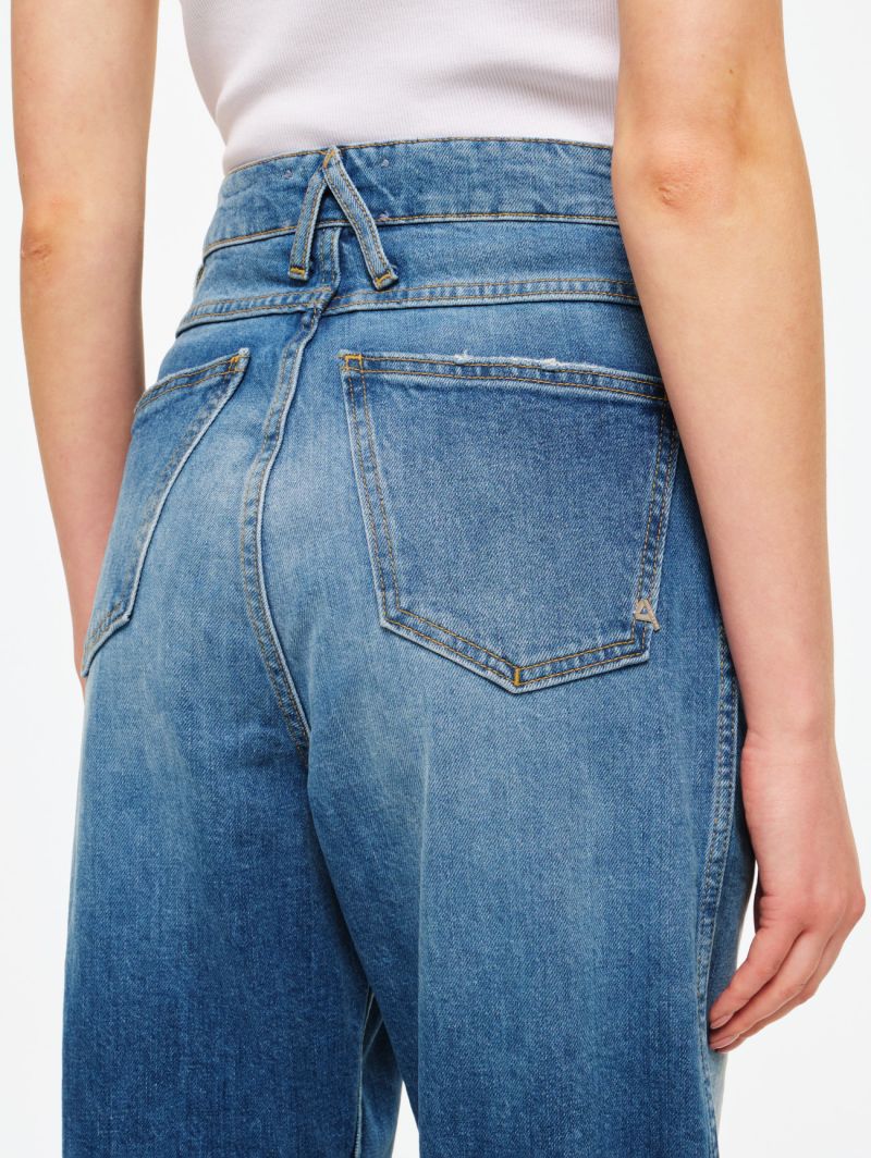 Carrot-fit Lola jeans