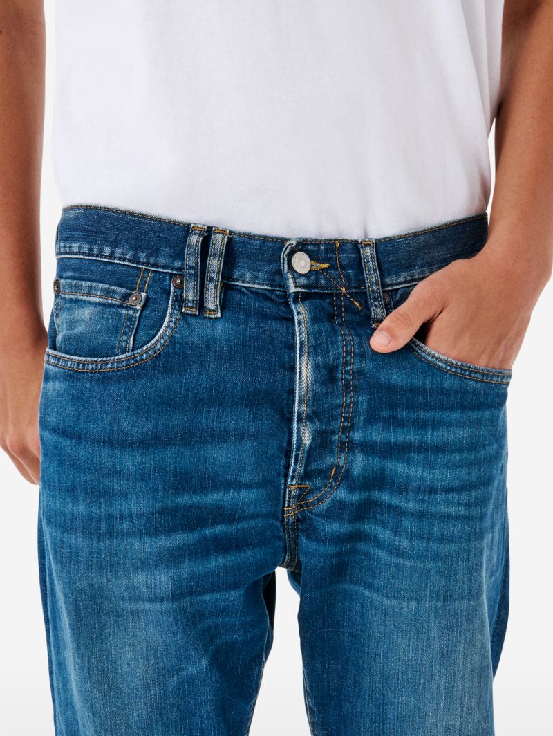 Standard comfort regular straight '90s fit medium vintage