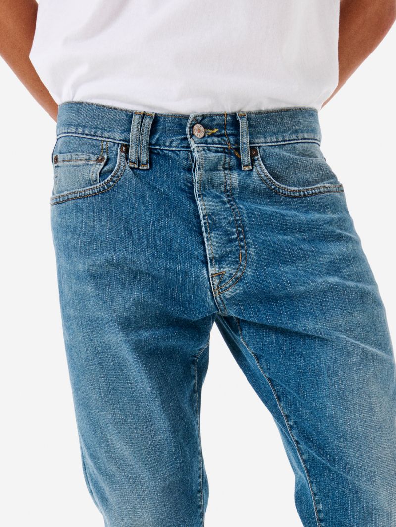 Standard comfort regular straight '90s fit medium vintage