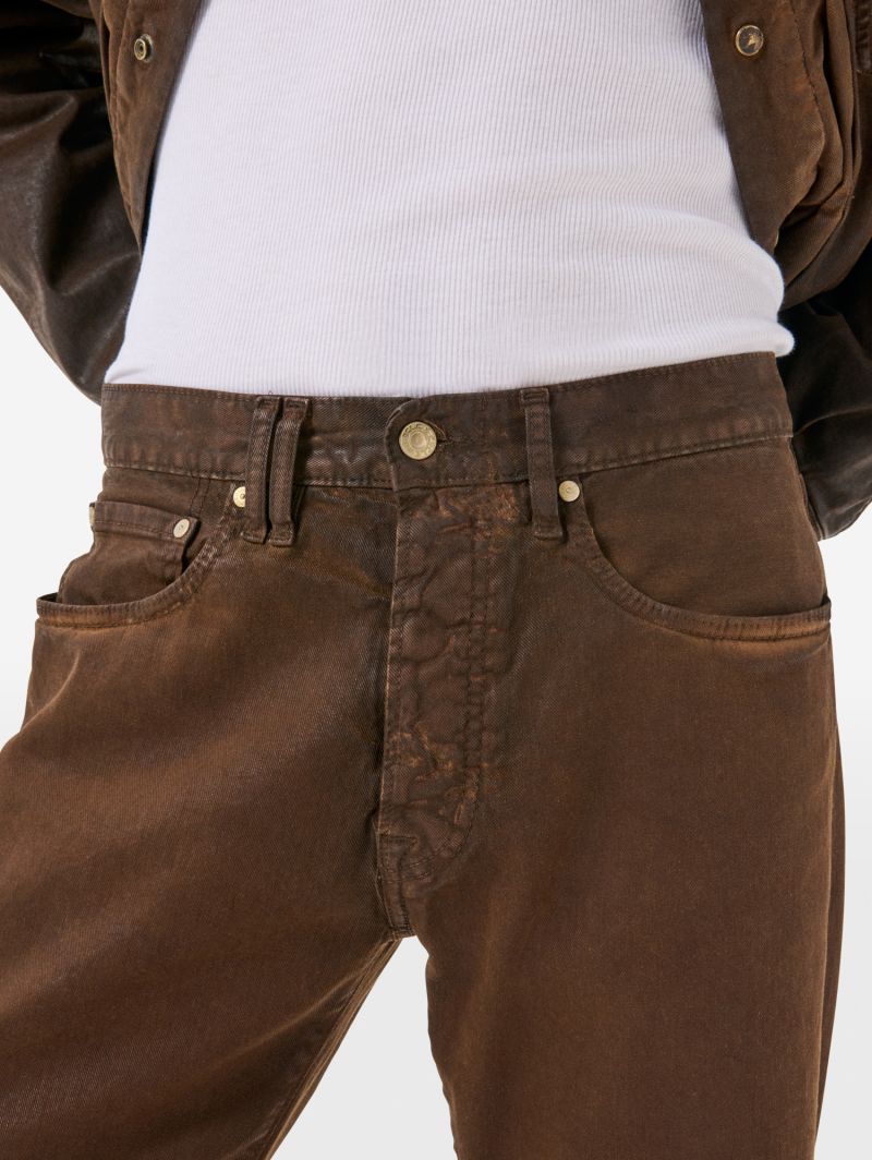 Standard comfort regular straight '90s fit oil coated garment dyed