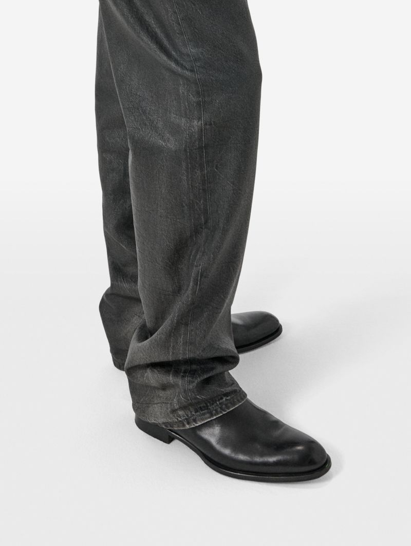 Full wide straight leg coated in a indigo blue finish