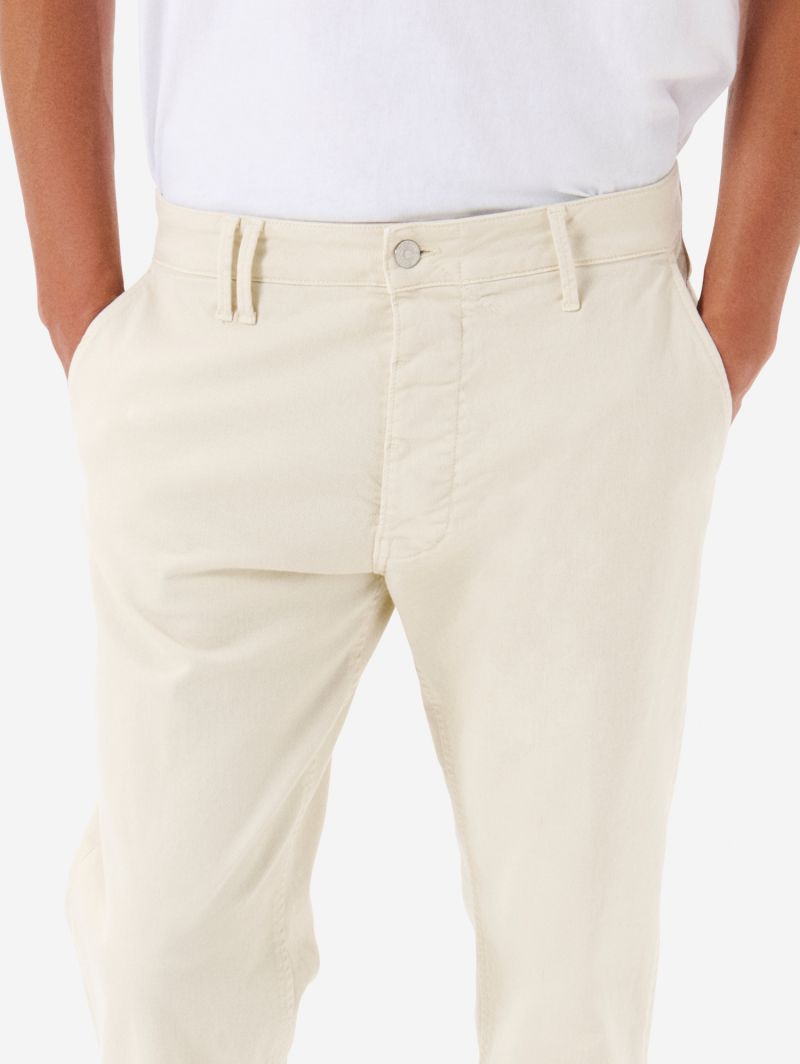 Chino standard regular fit direct dyed