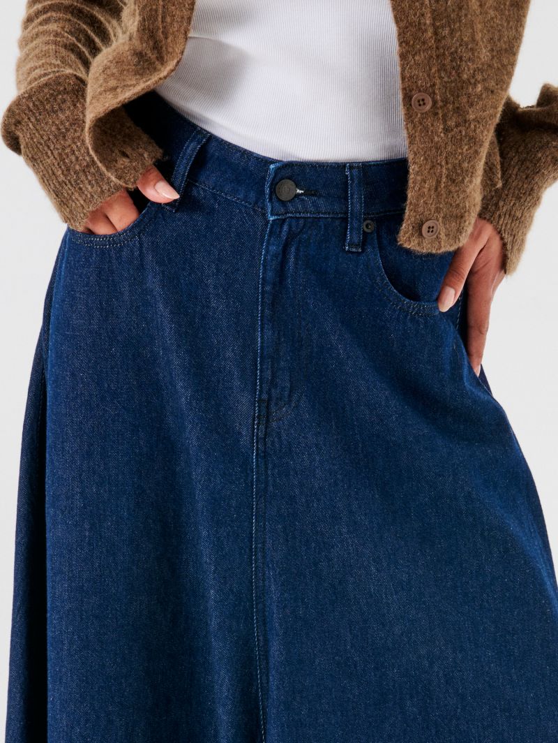Sofia long skirt rinse wash