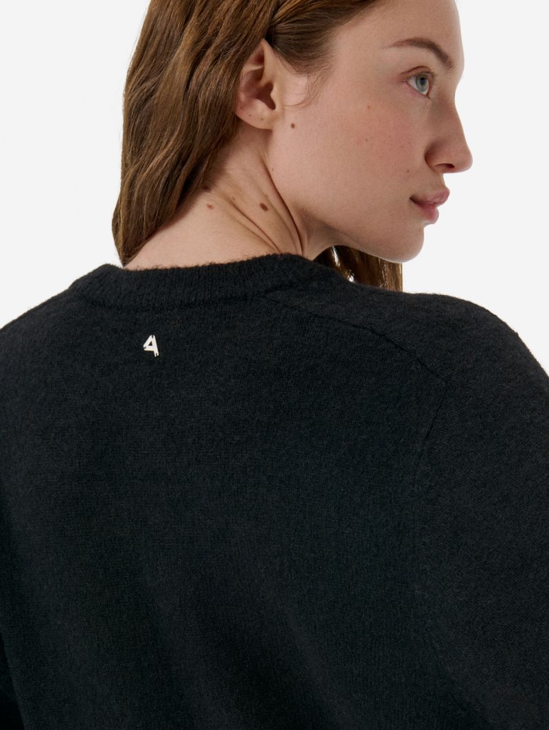 Crop round neck collar plain knit alpaca