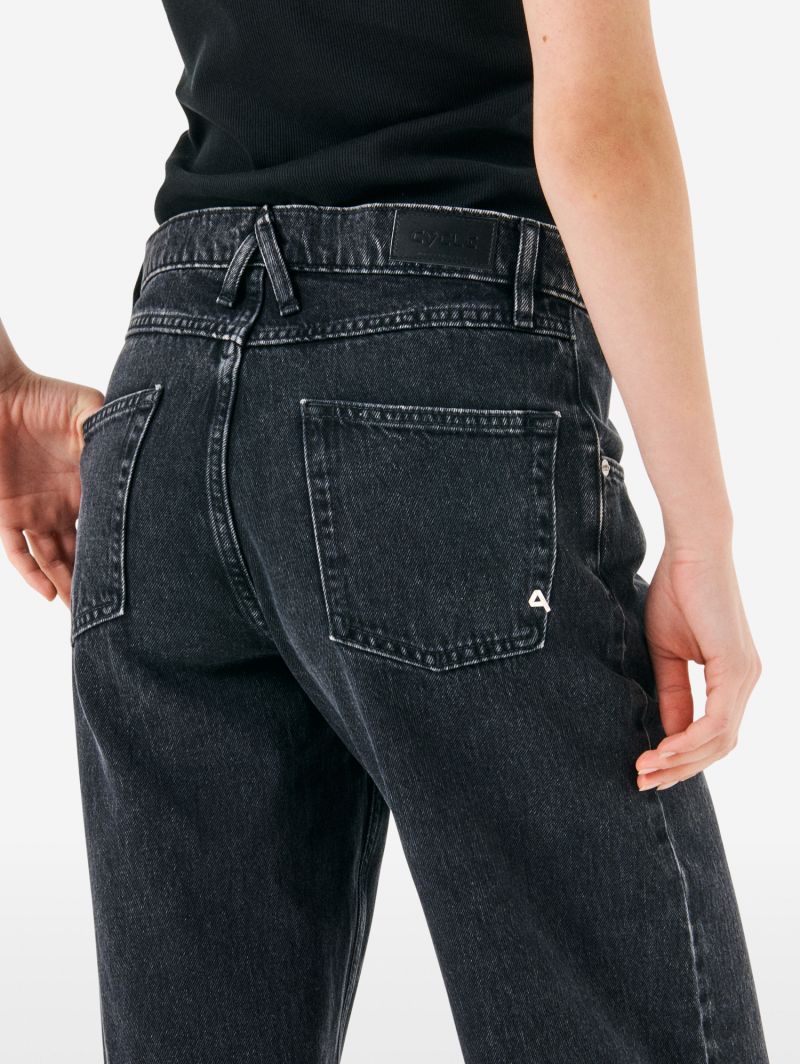 Aida low super fitted low waist volume leg eco enzyme stone wash