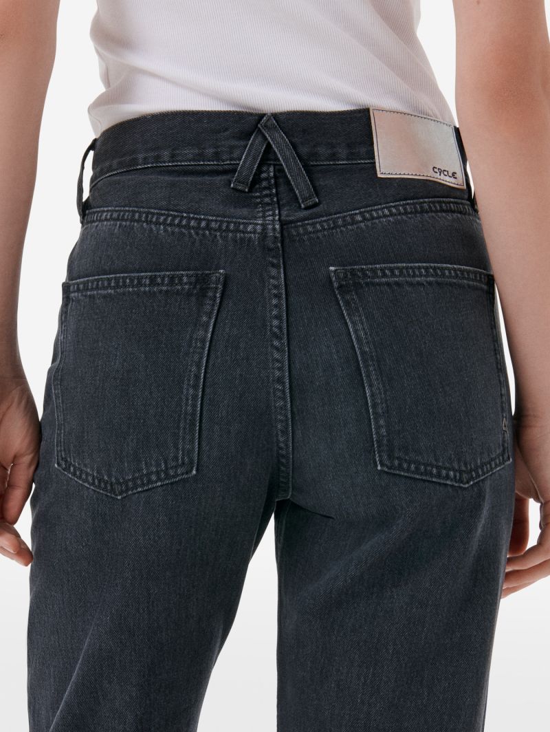 Bella '90s fit mid rise straight light vintage