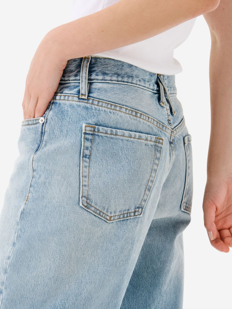 Mila low rise '90s fit light bleach broken edge