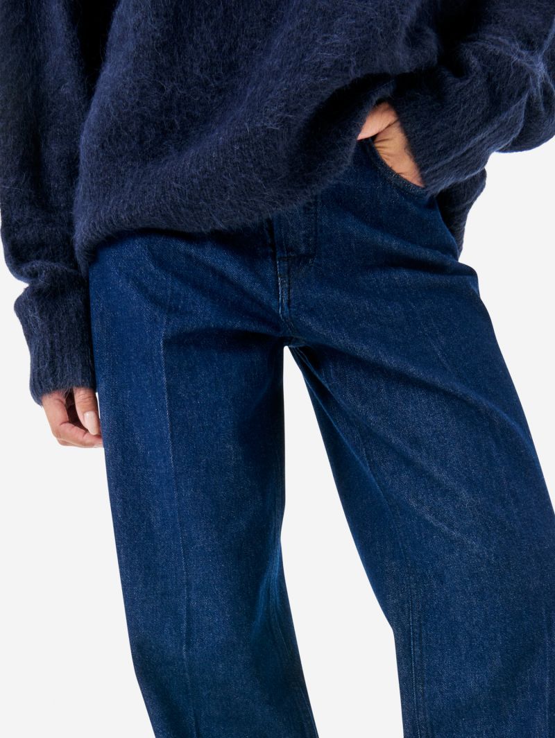 Right straight leg rinse wash