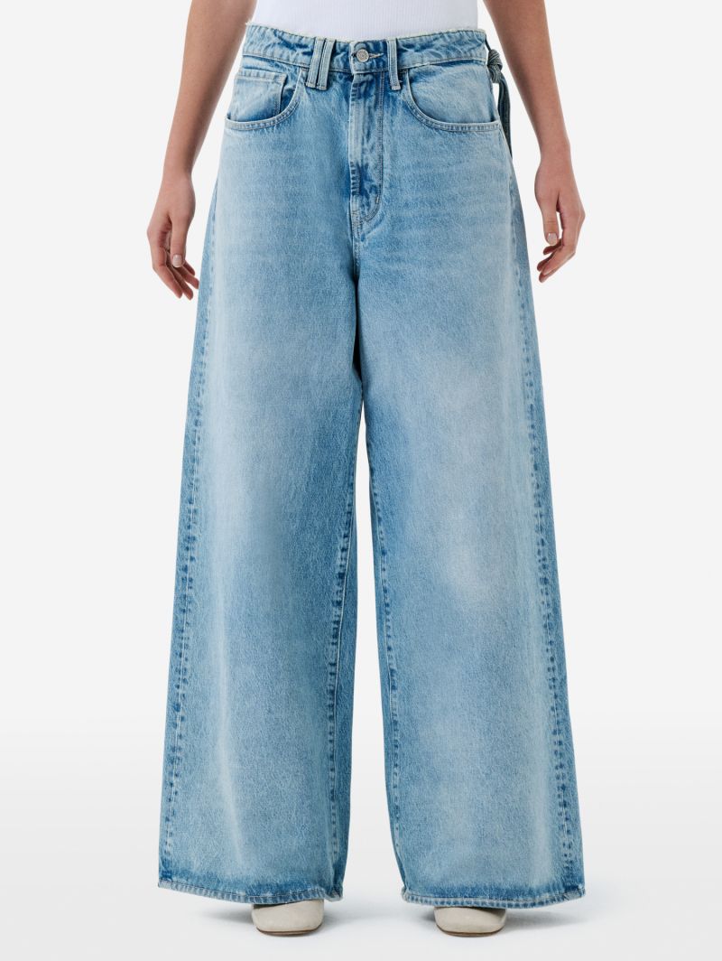 Big low super wide leg low waist light bleach broken edge