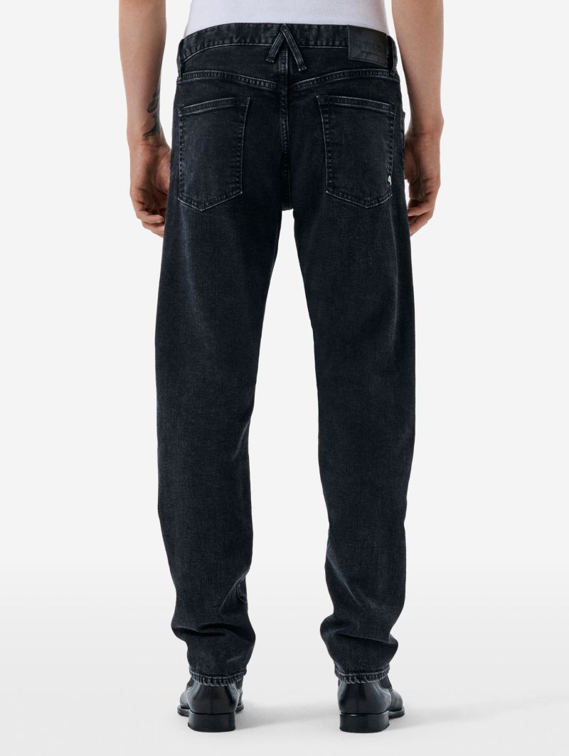Standard comfort regular straight '90s fit eco enzyme stone wash